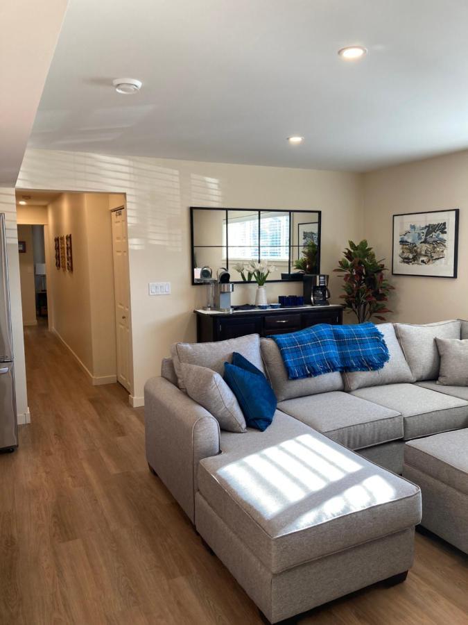 Bright Poolside Walkout Two Bedroom Basement Suite In The Okanagan Πέντικτον Εξωτερικό φωτογραφία