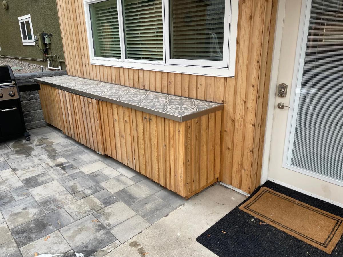 Bright Poolside Walkout Two Bedroom Basement Suite In The Okanagan Πέντικτον Εξωτερικό φωτογραφία